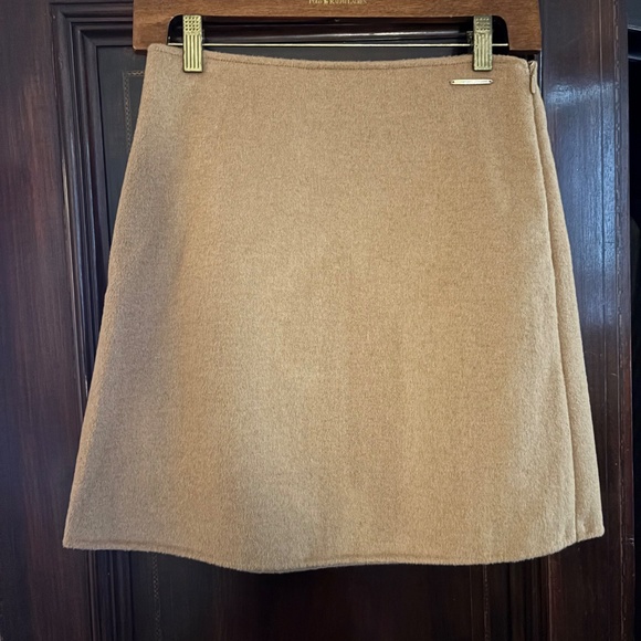 Elie Tahari Dresses & Skirts - ELIE TAHARI WOMENS WOOL MINI SKIRT